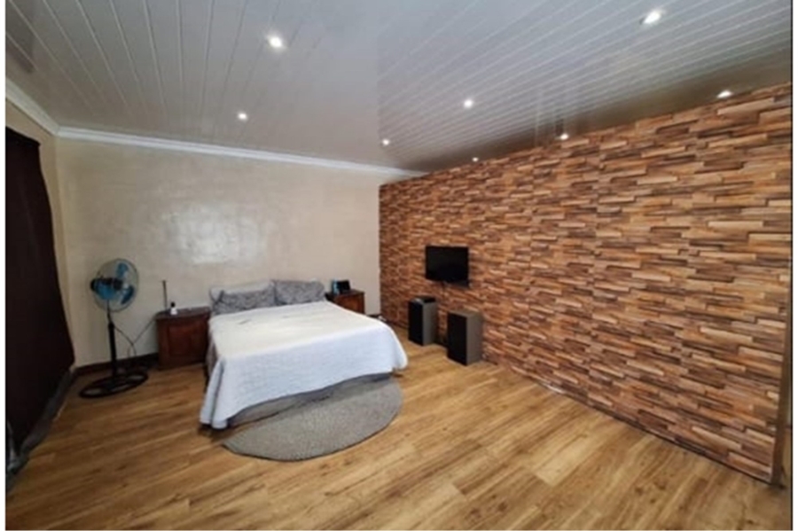 5 Bedroom Property for Sale in Retreat Western Cape